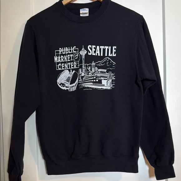 Gildan Other - Gildan Black Crewneck Sweater with Seattle Graphic